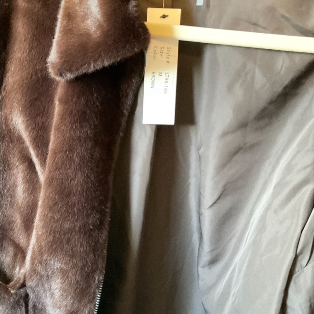 Love Token Women's Faux Fur Jacket. Front Zip, Pockets, Fully Lined. Size M - Picture 6 of 7